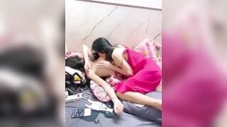 sáng xớm nứng lồn bú vú bạn cùng phòng